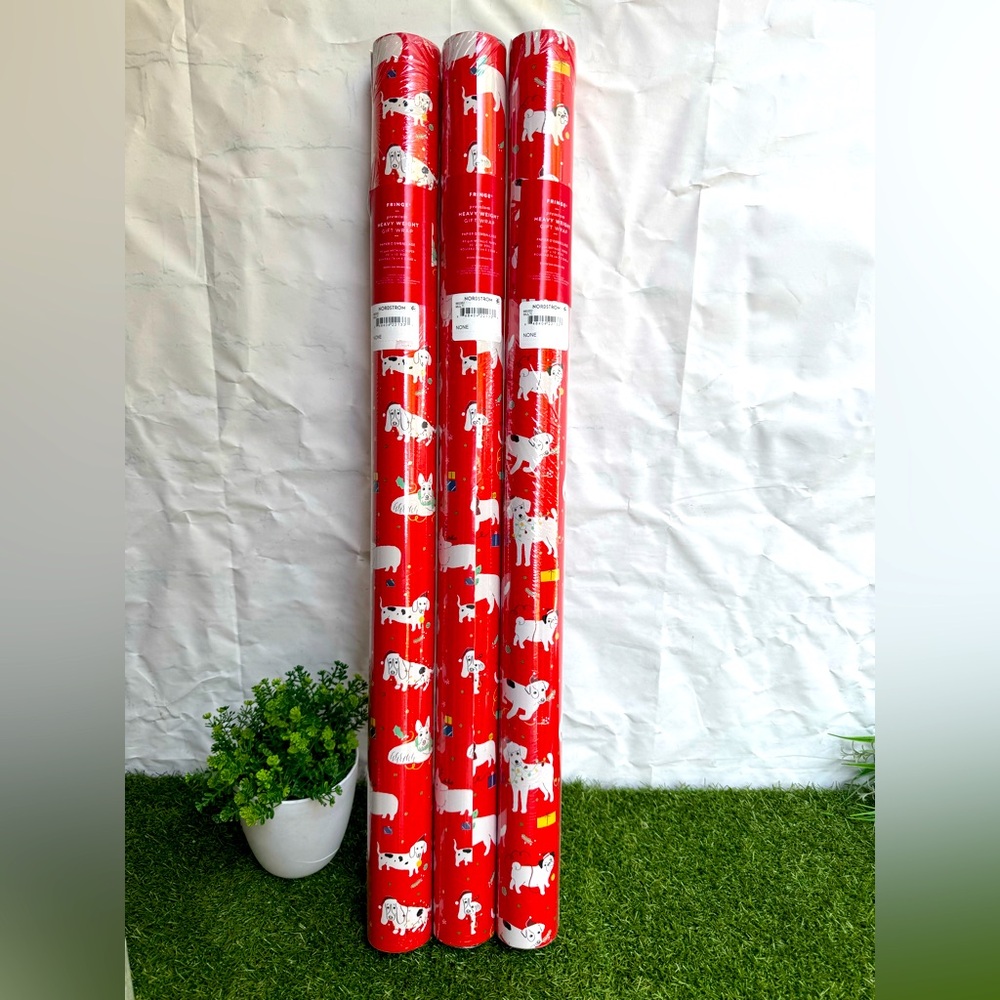 FRINGE heavy weight Christmas Gift Wrap Paper Roll
Lot of 3 New puppy dog design